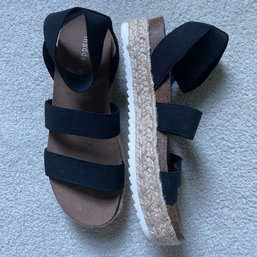 Steve Madden black platform strap sandals (madden girl)